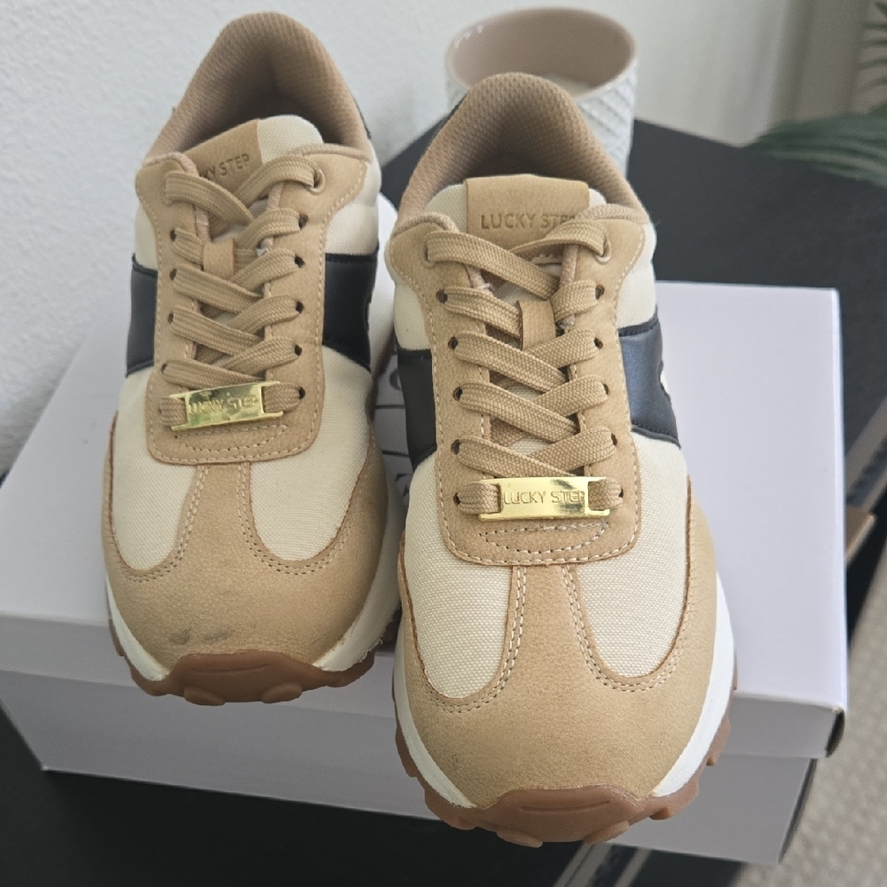 Casual Beige & Black Women's Sneakers - Picture 2 of 6